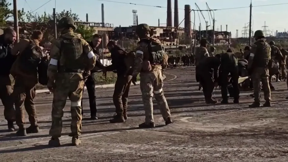 Război Ucraina. Rusia anunță că s-au predat 2.000 dintre „apărătorii Mariupol”. Șoigu: BLOCADA continuă la Azovstal
