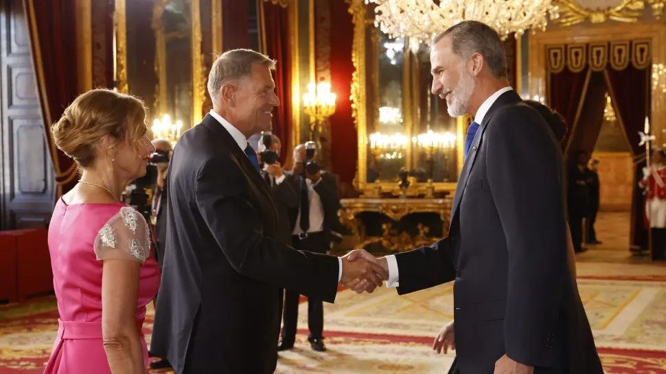 Carmen și Klaus Iohannis, la dineul de gală de la Palatul Regal din Madrid - Cum a fost îmbrăcată prima doamnă a României - FOTO