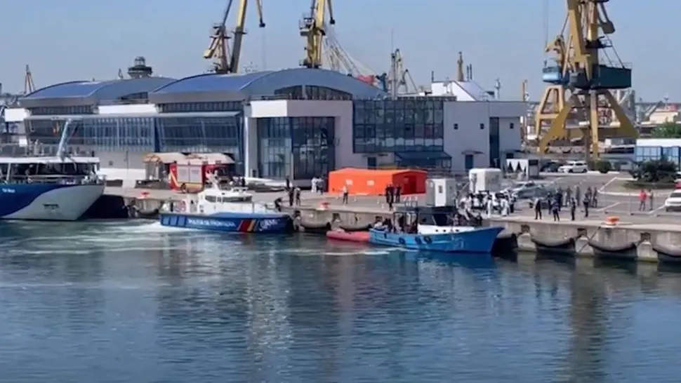 Alertă în Portul Constanța. O navă plină cu zeci de migranți, în pericol să se scufunde - VIDEO