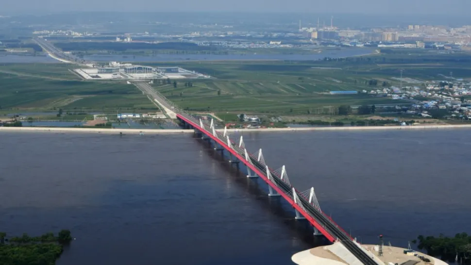A fost inaugurat primul pod rutier dintre Rusia și China - FOTO