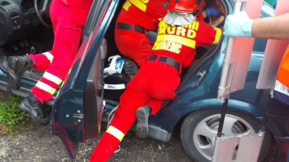 Patru răniți într-un accident grav în Sibiu