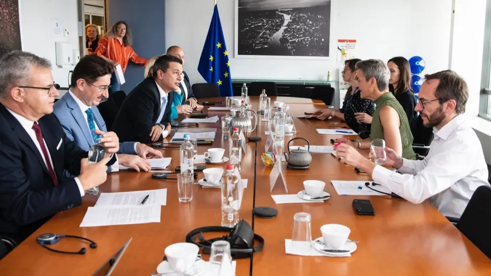 Sorin Grindeanu, negocieri cu reprezentanții Comisiei Europene despre soarta Tarom și CFR Marfă. Ce soluții sunt agreate
