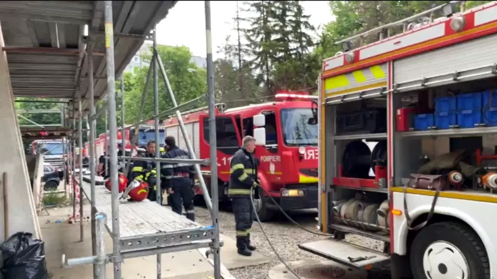 Alertă de incendiu la spitalul Sf. Maria, din Iași. Intervenție masivă a pompierilor, zeci de copii evacuați