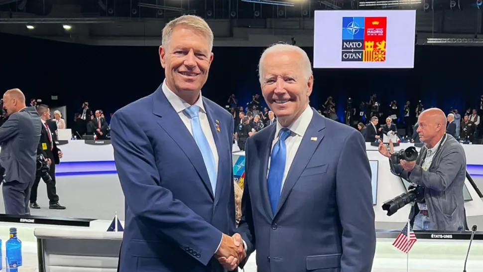 Klaus Iohannis, la summitul NATO: „Am discutat cu Joe Biden despre creșterea prezenței americane în România”