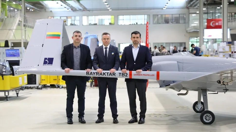 Turcia oferă gratuit Ucrainei drona Bayraktar. Proiectantul acesteia este ginerele președintelui Erdogan - FOTO