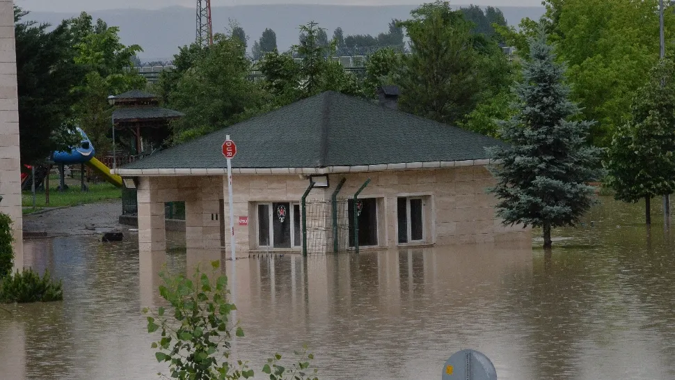 Inundații devastatoare în Turcia. Sute de străzi și locuințe au fost înghițite de ape – VIDEO&FOTO