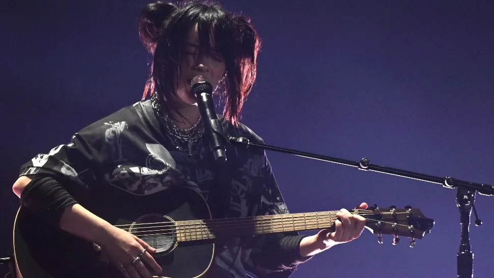 Billie Eilish a protestat pe scenă față de decizia Curții Supreme a SUA de a abroga dreptul la avort