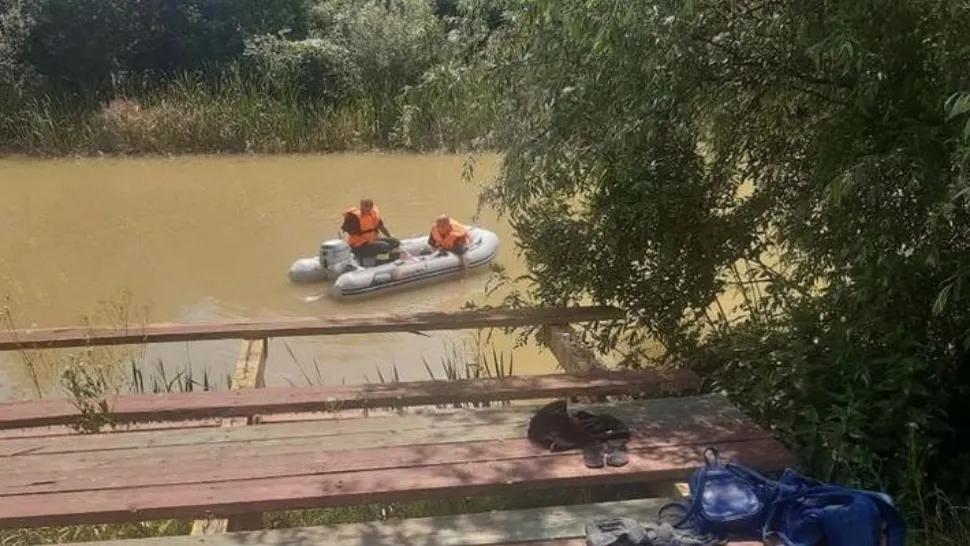 Copil de 15 ani, mort la scăldat. A vrut să se răcorească după ce a ieșit de la școală 