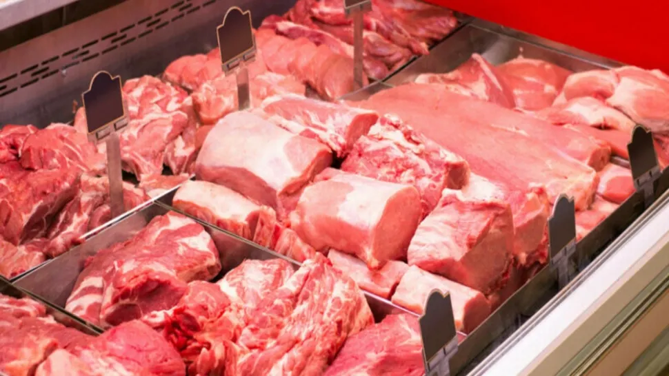 Carnea de porc s-ar putea scumpi cu 40% față de anul trecut. Seceta provoacă o explozie a prețurilor în România