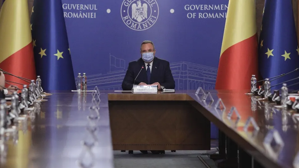 Masca de protecție, reintrodusă la ședințele de la Palatul Victoria, la peste 3 luni de la eliminarea acesteia