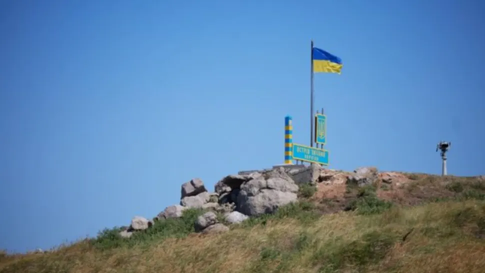 Ucraina și-a arborat din nou steagul pe Insula Șerpilor. Enclava, SCENA unui moment inedit la debutul invaziei ruse în Ucraina