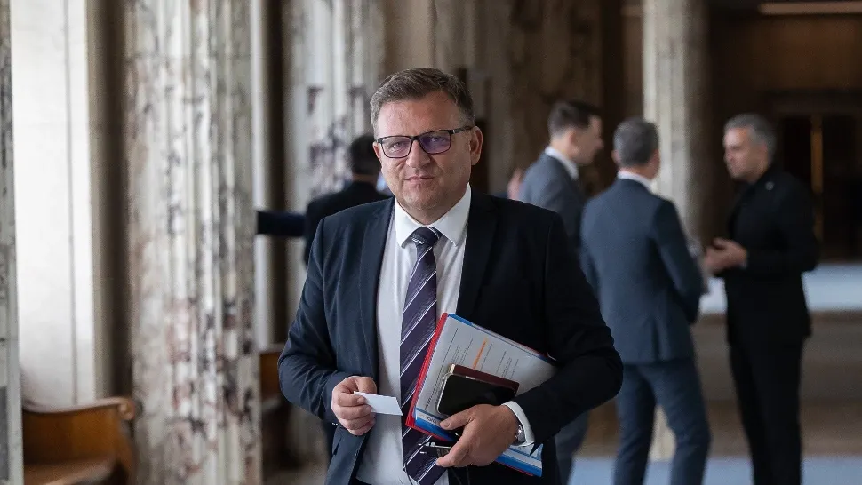 Budăi: Guvernul ia în calcul să returneze toți banii odată celor care au pensii de peste 4000 de lei și au fost taxați ilegal