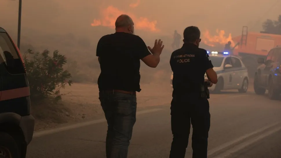 Destinația de vară preferată a românilor, paralizată de incendii. Care sunt zonele vizate. Anunțul MAE