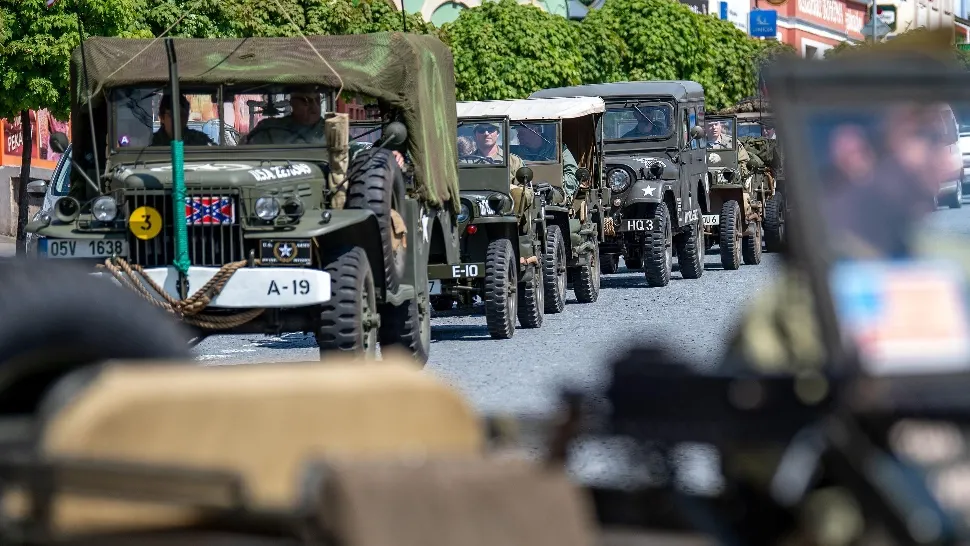 Război în Ucraina. Armata rusă mută convoaie militare la Herson