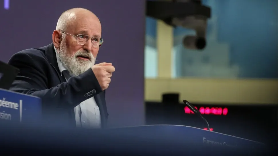 Frans Timmermans, vicepreședintele Comisiei Europene, cadou special de la un fost internațional român