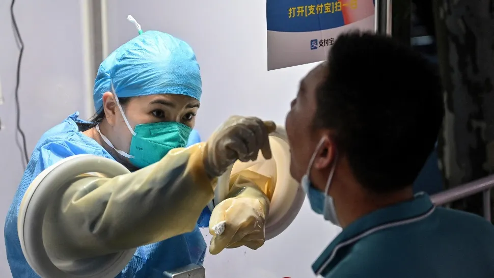 Cozi de milioane de oameni la testarea anti-COVID pe 43 de grade, în China - VIDEO