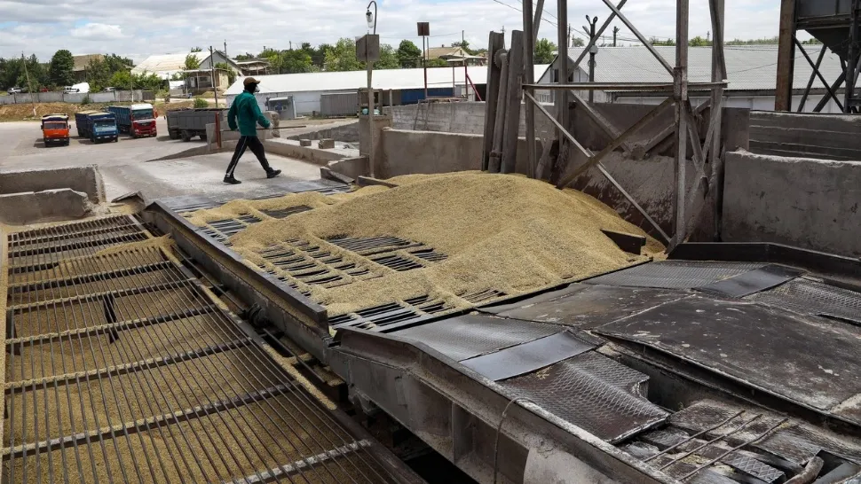 Război Ucraina. Rusia permite exporturile de cereale, dar nu oprește invazia 