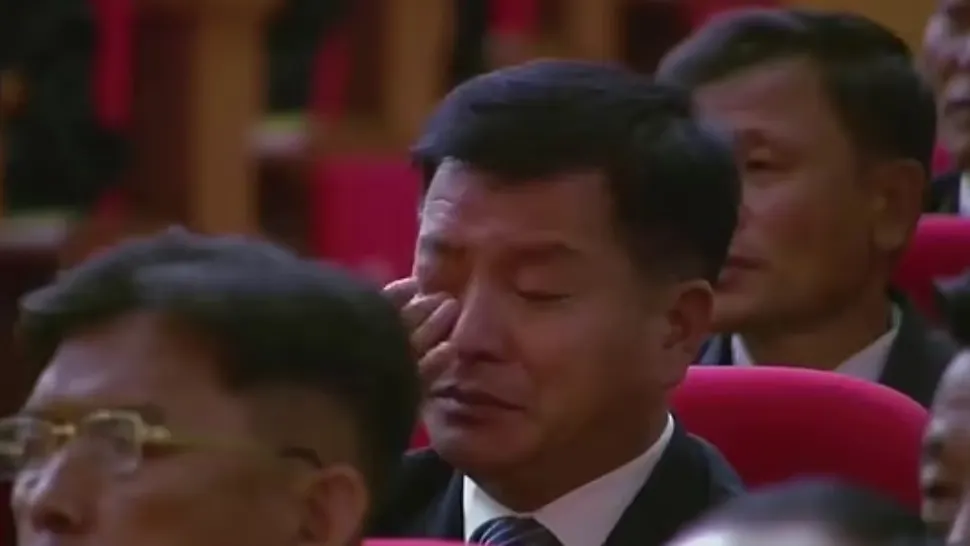 Nord-coreenii, în lacrimi pentru Kim Jong-un - Aplauze furtunoase când anunță că NU mai există COVID-19 în țară - VIDEO