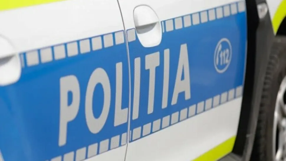 ALERTĂ în Capitală! O fată de 17 și o femeie de 30 de ani, înțepate în piept de un individ pe trotinetă - VIDEO cu agresorul