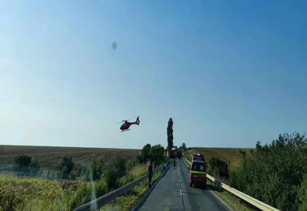 3 copii au fost răniţi într-un accident, a fost trimis elicopterul SMURD