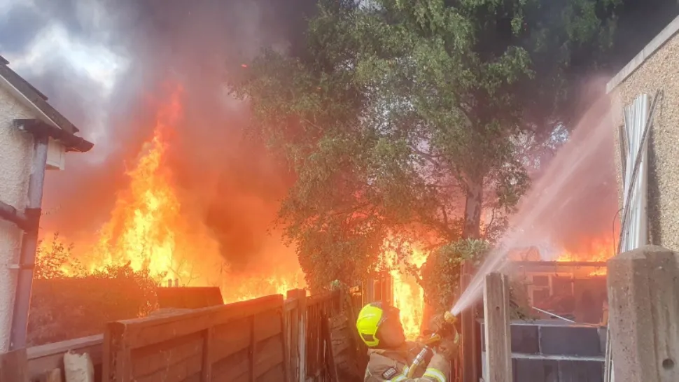 Incendiu violent în apropierea Aeroportului Heathrow din Londra