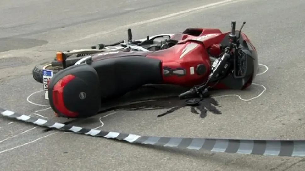 Accident îngrozitor, în Prahova - Un motociclist a rămas fără un picior, după coliziunea cu un TIR