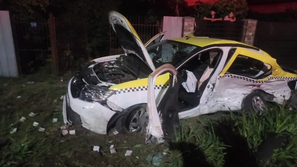Un taximetrist și clienta sa au murit într-un accident groaznic în Târgu Jiu - Ce greșeală fatală a făcut șoferul