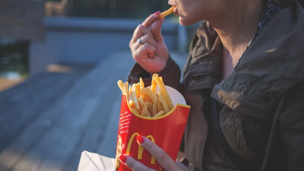 Un angajat McDonald's a fost împușcat din cauza unei porții reci de cartofi prăjiți - VIDEO