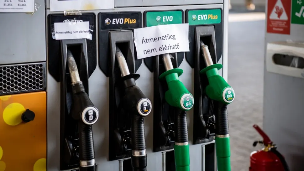 Tot mai multe benzinării din Ungaria rămân fără carburanți. Pompele au fost închise