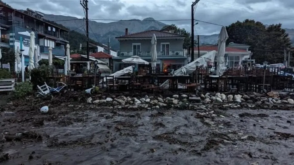 O furtună a făcut prăpăd în Thassos. Străzi inundate, haos în trafic și localități rămase fără curent electric - VIDEO