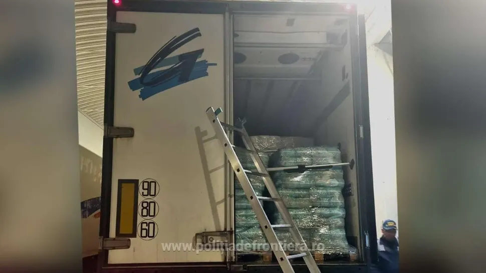 Ţigări netimbrate de peste 3,6 milioane de lei, găsite ascunse într-un autocamion