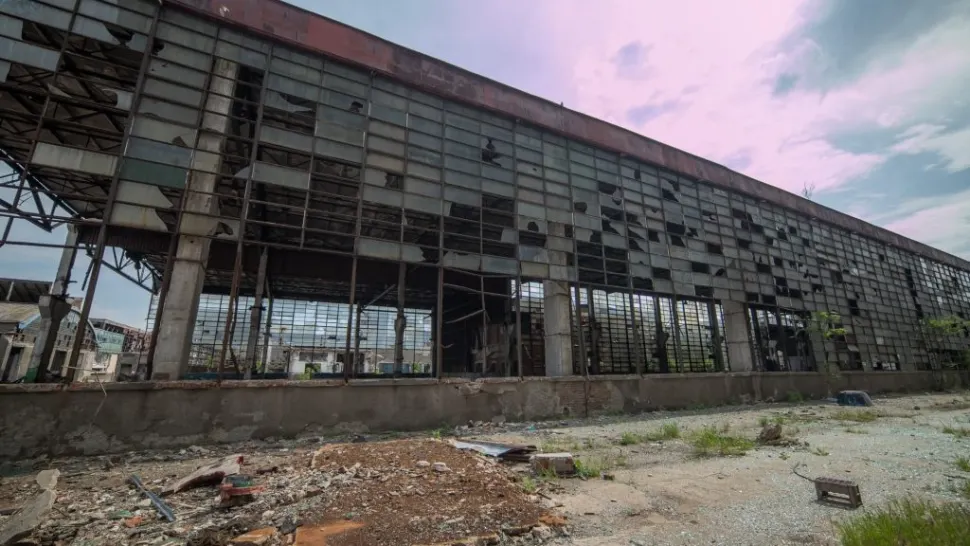 Cine e afaceristul care demolează ilegal fosta fabrică "Aversa" - Culisele Statului Paralel