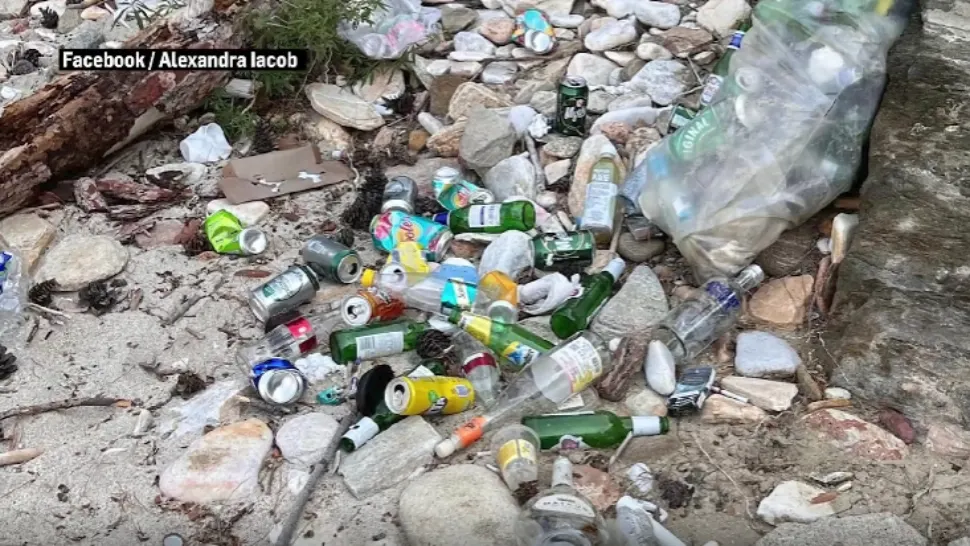 Munți de gunoaie românești pe plajele din Grecia! Imagini REVOLTĂTOARE