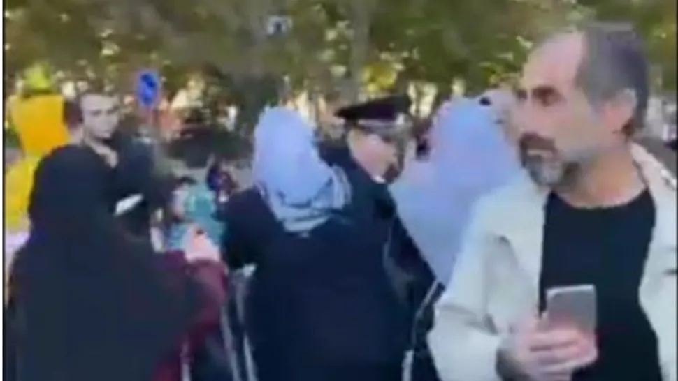 Polițist rus, pus pe fugă de femeile în Republica Daghestan. Ce șansă au protestele anti-mobilizare