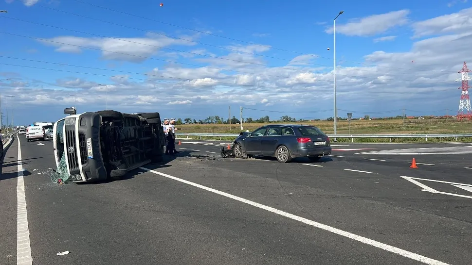Plan roșu de intervenție la Satu Mare, ACCIDENT cu 8 victime, un microbuz răsturnat - FOTO/VIDEO