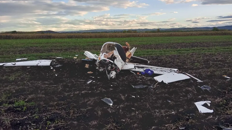  O aeronavă de mici dimensiuni s-a PRĂBUȘIT - 2 bărbați au MURIT pe loc! Unul este fratele unui fost ministru - FOTO
