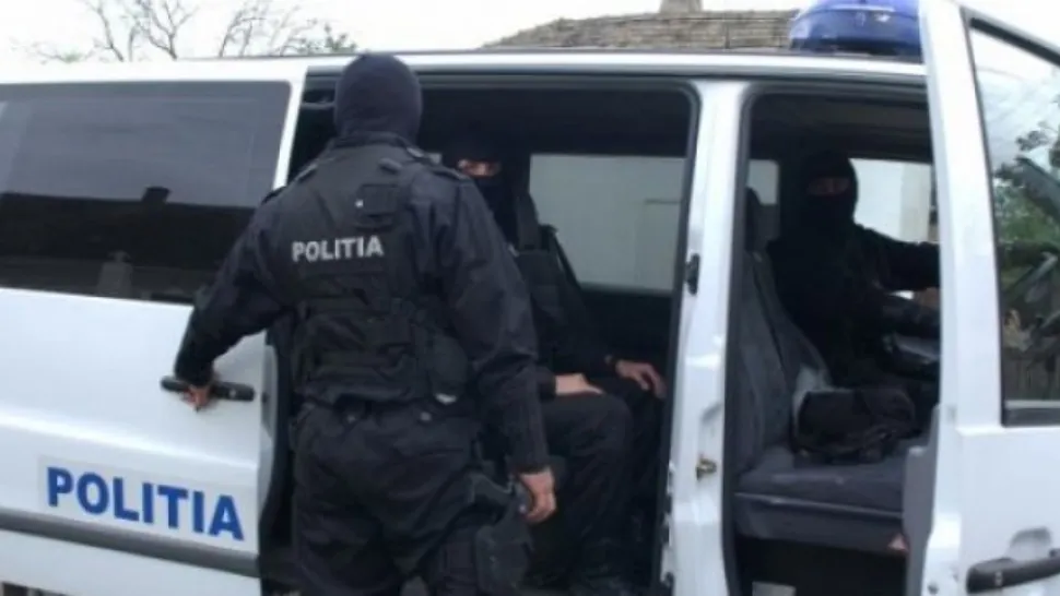 Percheziții de amploare în Prahova într-un dosar de furt de combustibil - VIDEO