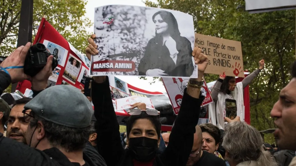 Clipele de TEROARE prin care a trecut tânăra de 22 de ani arestată pe motiv că ar fi încălcat legea iraniană. Prima MĂRTURIE a familiei