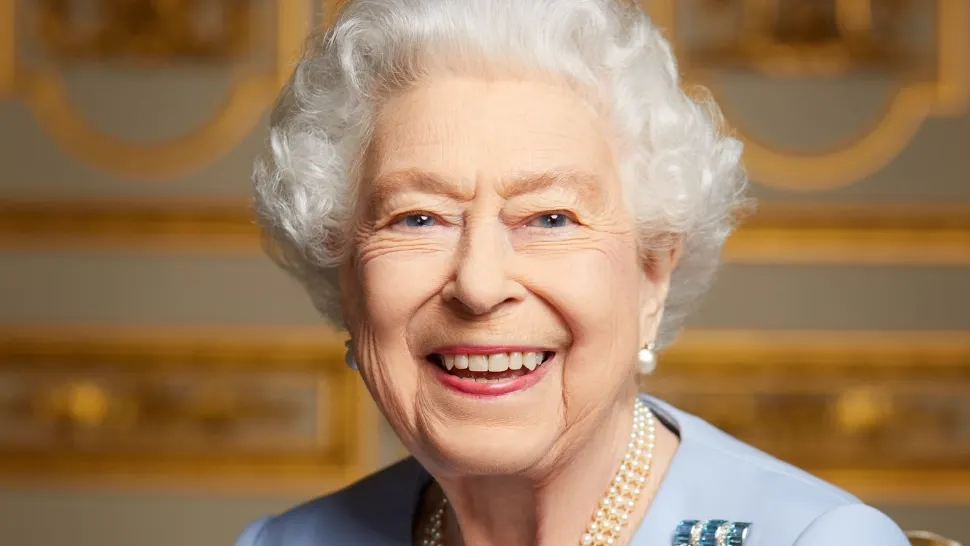 IMAGINEA zilei cu Regina Elisabeta a II-a, surprinsă la jubileul de platină: detaliul de deasupra inimii