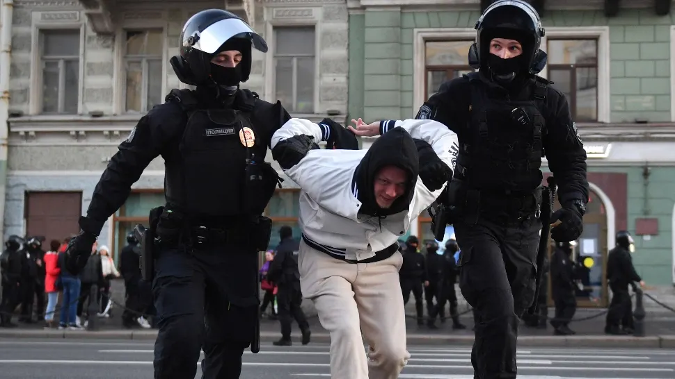 Proteste împotriva mobilizării. Peste 700 de oameni, arestați în peste 32 de orașe din Rusia