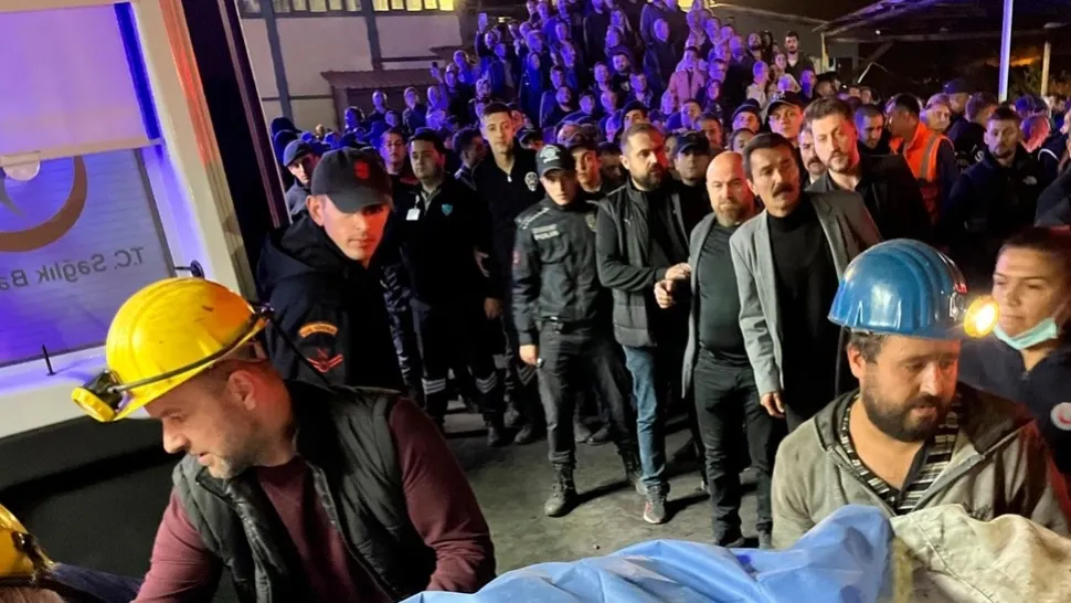 TRAGEDIE în Turcia. Erdogan intervine după explozia din mina de cărbuni: Cel puțin 25 de MORȚI, zeci de răniți, 49 de mineri blocați - Imagini dramatice