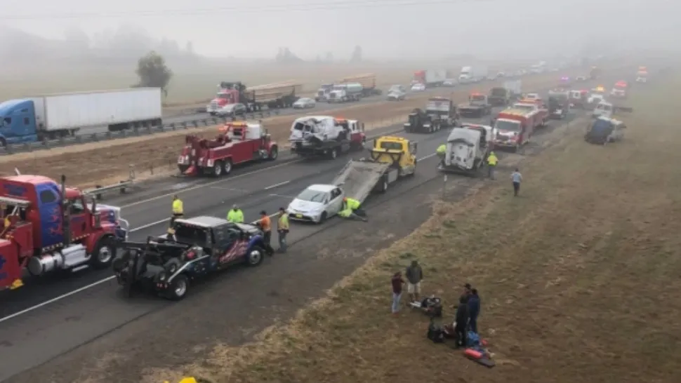 Carambol cu 60 de mașini pe autostradă: un mort și 3 răniți - VIDEO