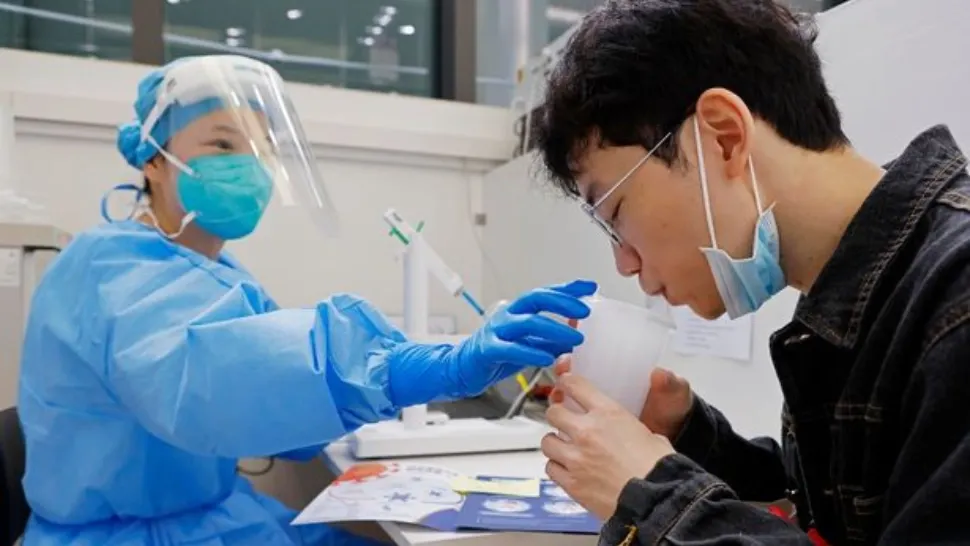 PRIMUL vaccin anti-COVID-19 din lume prin inhalare, lansat de China - Ce conține și cât de ușor este administrat - VIDEO
