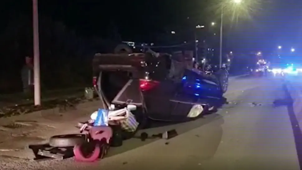 Accident grav la Mamaia. O mașină în care se aflau 2 ucraineni BEȚI s-a răsturnat. Unul din ei era doar în lenjerie intimă - VIDEO