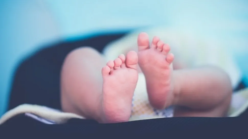 Un bebeluș de 3 luni a murit din cauza COVID-19. Copilul nu era cunoscut cu afecțiuni medicale