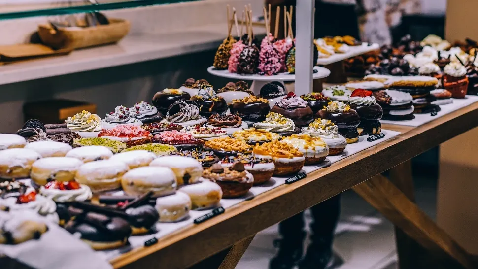 Valul de scumpiri lovește și industria gastronomică. Cofetarii fac prăjituri mai mici din cauza creșterii prețurilor