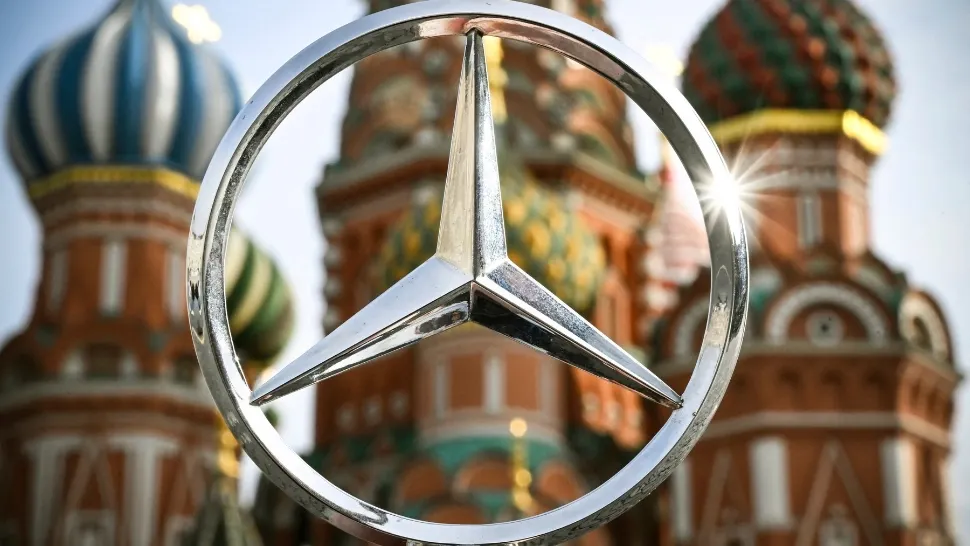 Război Ucraina. Cel mai mare constructor de mașini de lux părăsește Rusia