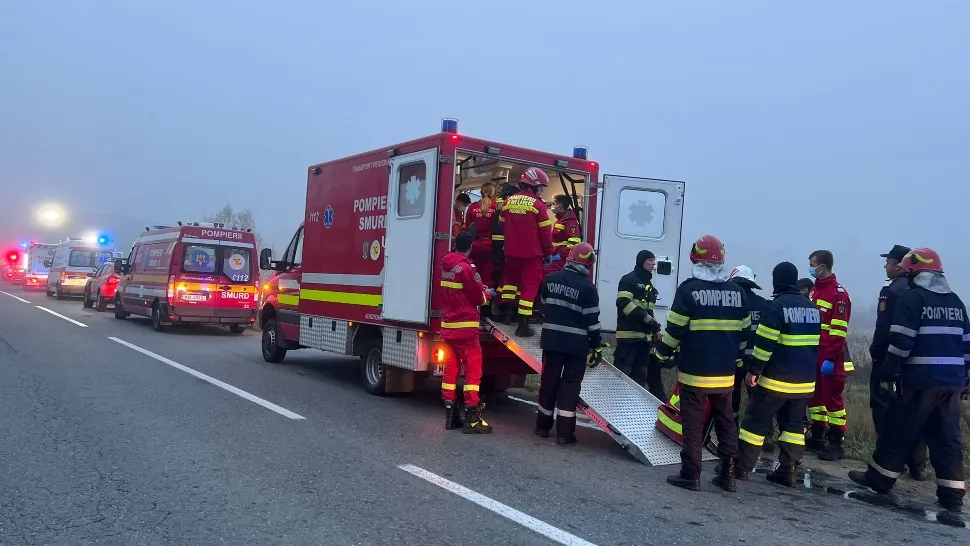 Microbuz răsturnat în județul Sibiu: 7 persoane rănite. Șoferul era băut – FOTO&VIDEO