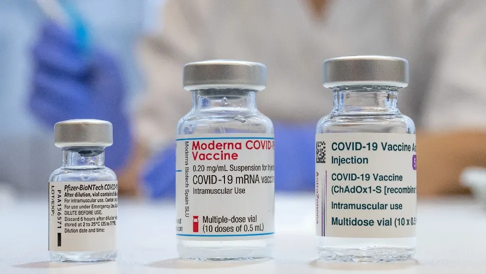 Polonia bate cu pumnul în masă și nu vrea să plătească contractul pentru vaccinurile Pfizer, dat fiind excedentul de doze