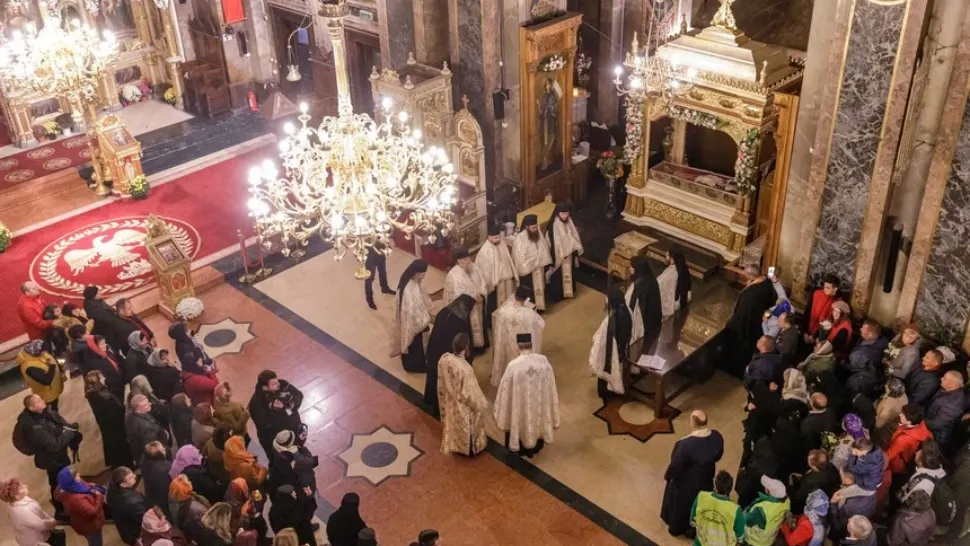 Moaştele Sfintei Cuvioase Parascheva, reintroduse în Catedrala Mitropolitană din Iaşi